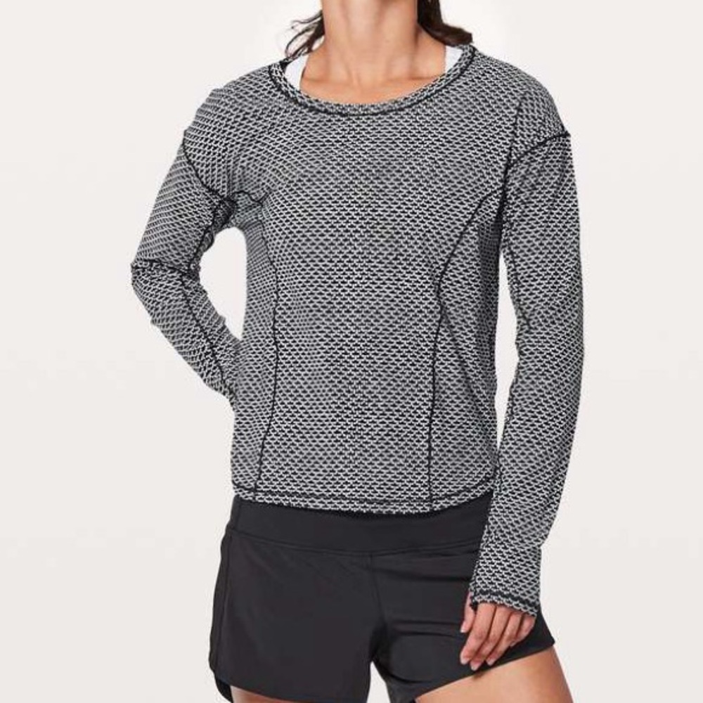 Lululemon On Pace Long Sleeve Monochromic Black Size 4 Running Athletic Yoga Top